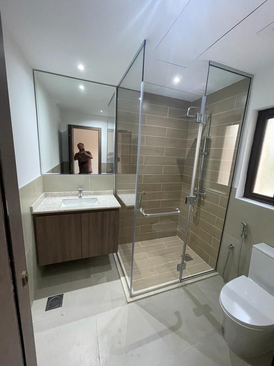 Glass Standing Shower Villa Dubai Creek