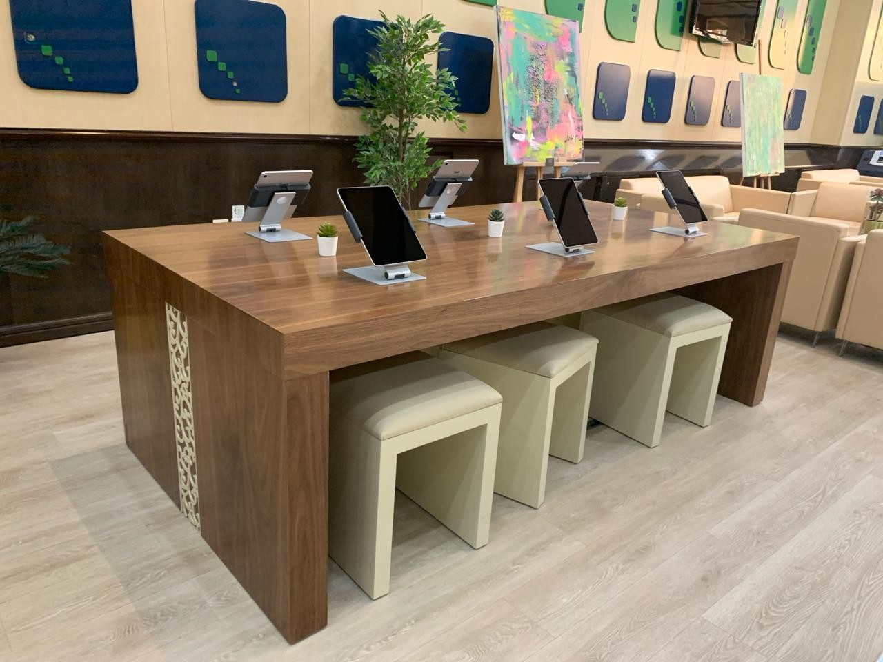 Kiosk Desk Government of Dubai Land Department